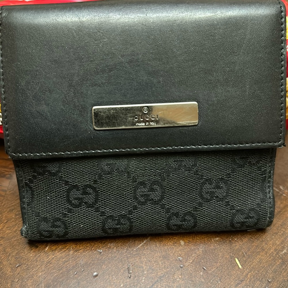 Well Used Gucci wallet authentic